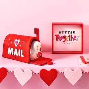 Limited Edition 2024 Valentines Featherly Friends Birds Set Festive Heart Love